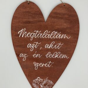 Szív alakú fatábla